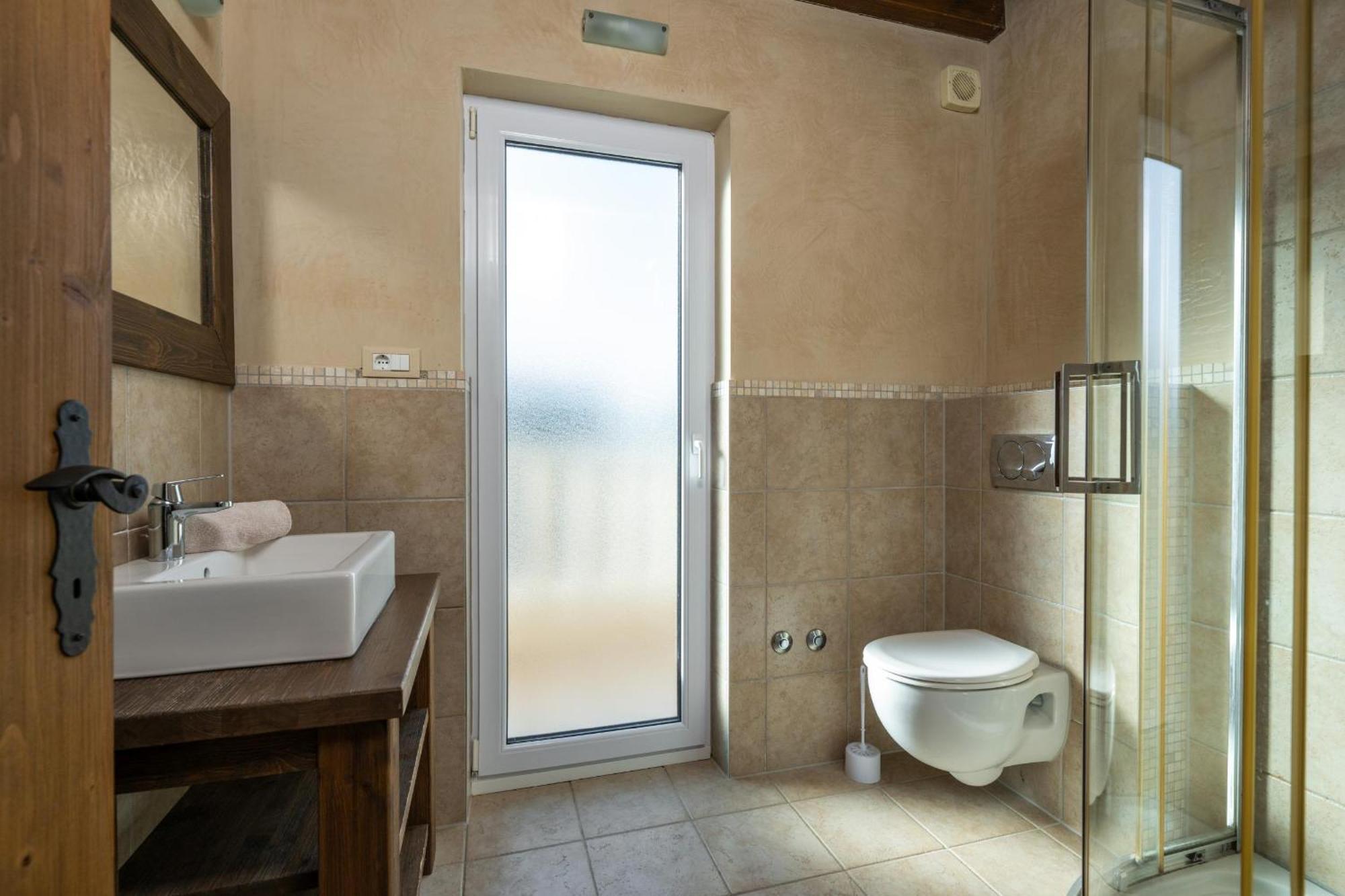 Villa Castagna Near The Sea With Private Pool And Sauna Premantura Kültér fotó