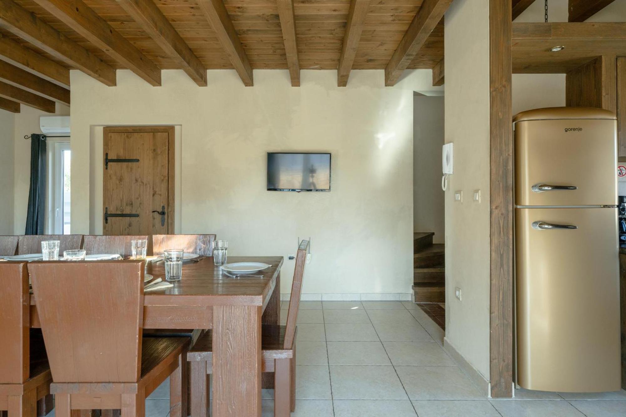 Villa Castagna Near The Sea With Private Pool And Sauna Premantura Kültér fotó