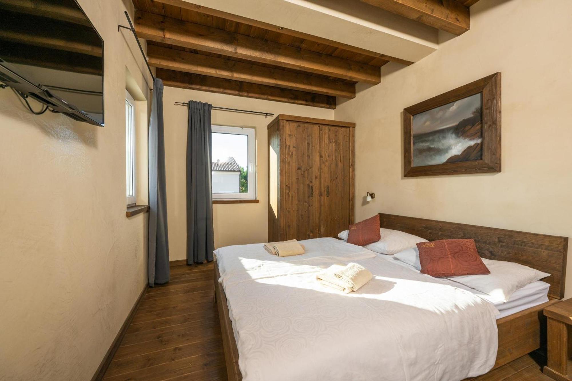 Villa Castagna Near The Sea With Private Pool And Sauna Premantura Kültér fotó
