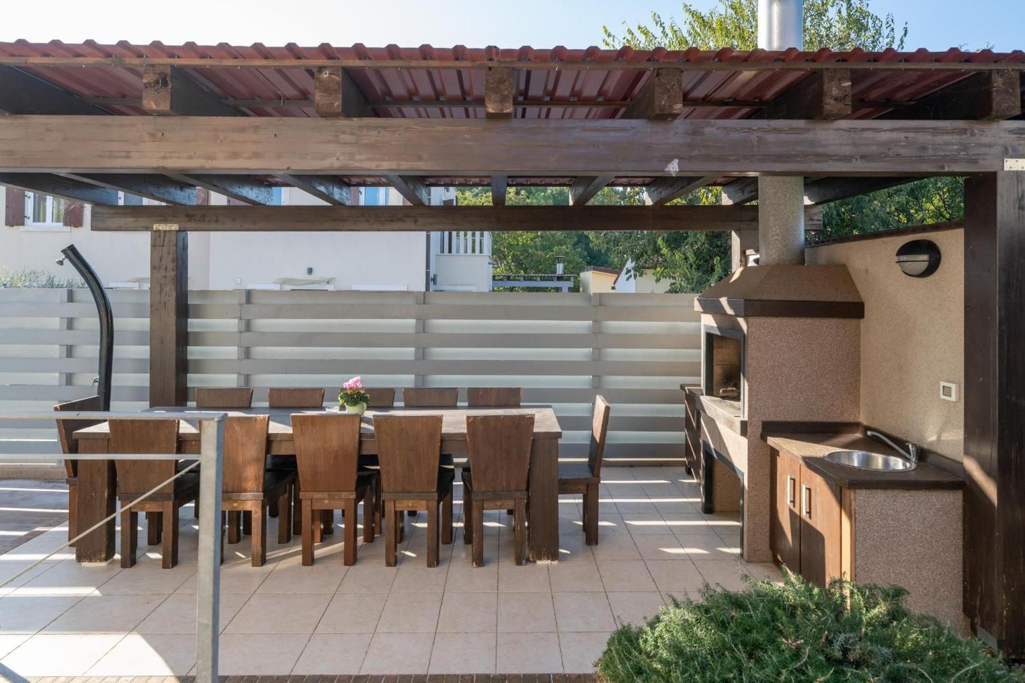 Villa Castagna Near The Sea With Private Pool And Sauna Premantura Kültér fotó