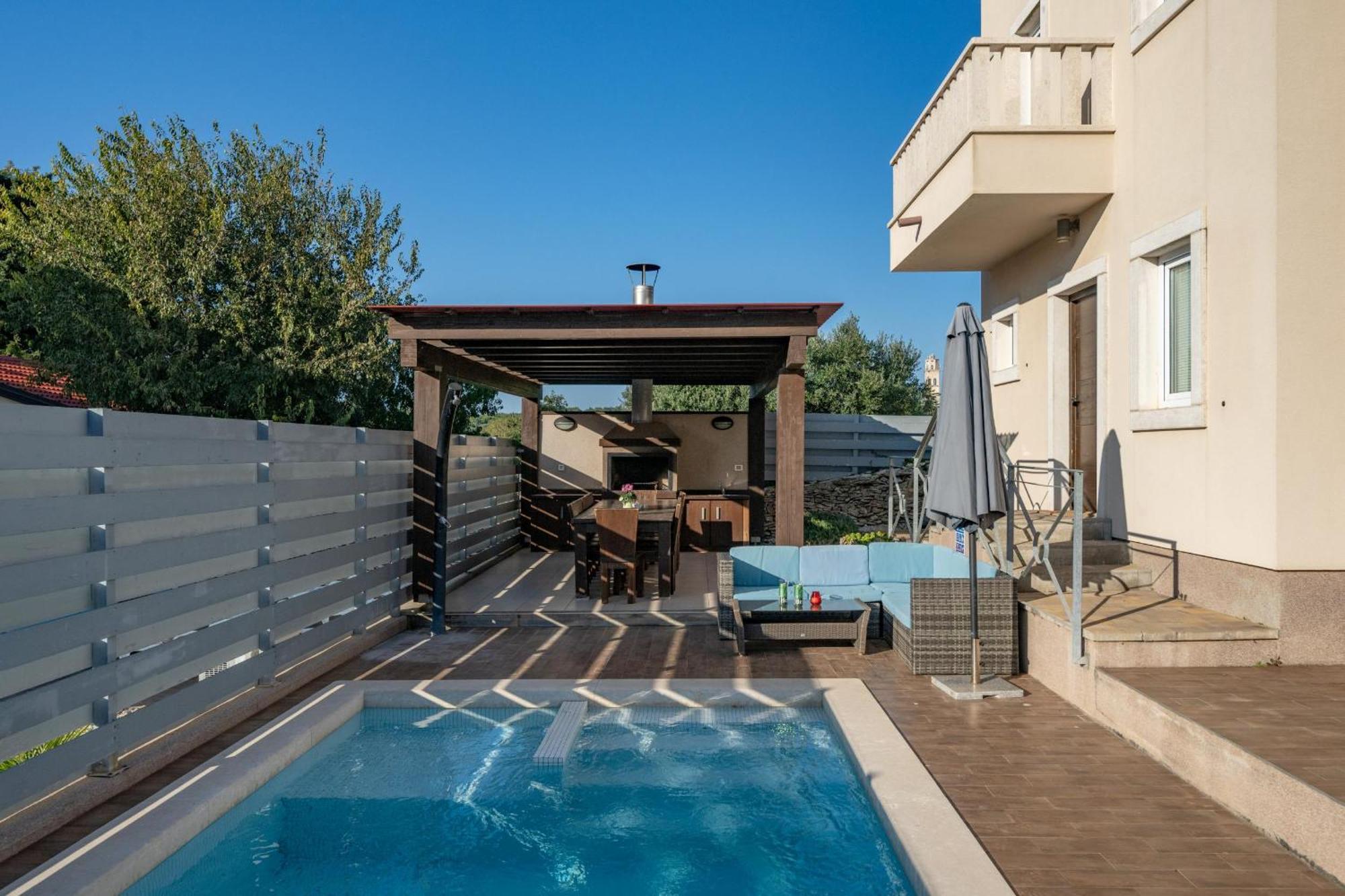 Villa Castagna Near The Sea With Private Pool And Sauna Premantura Kültér fotó